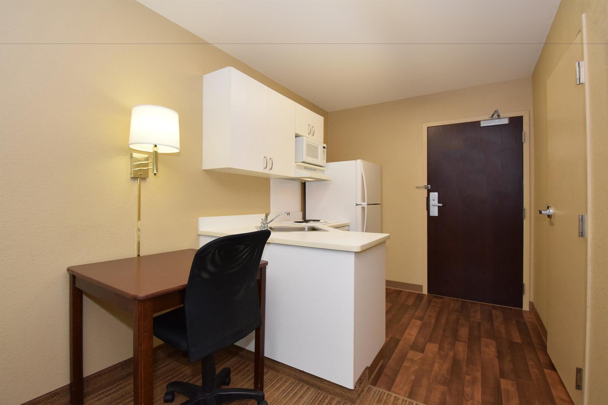 Extended Stay America Suites - Detroit - Metropolitan Airport Romulus Exterior photo