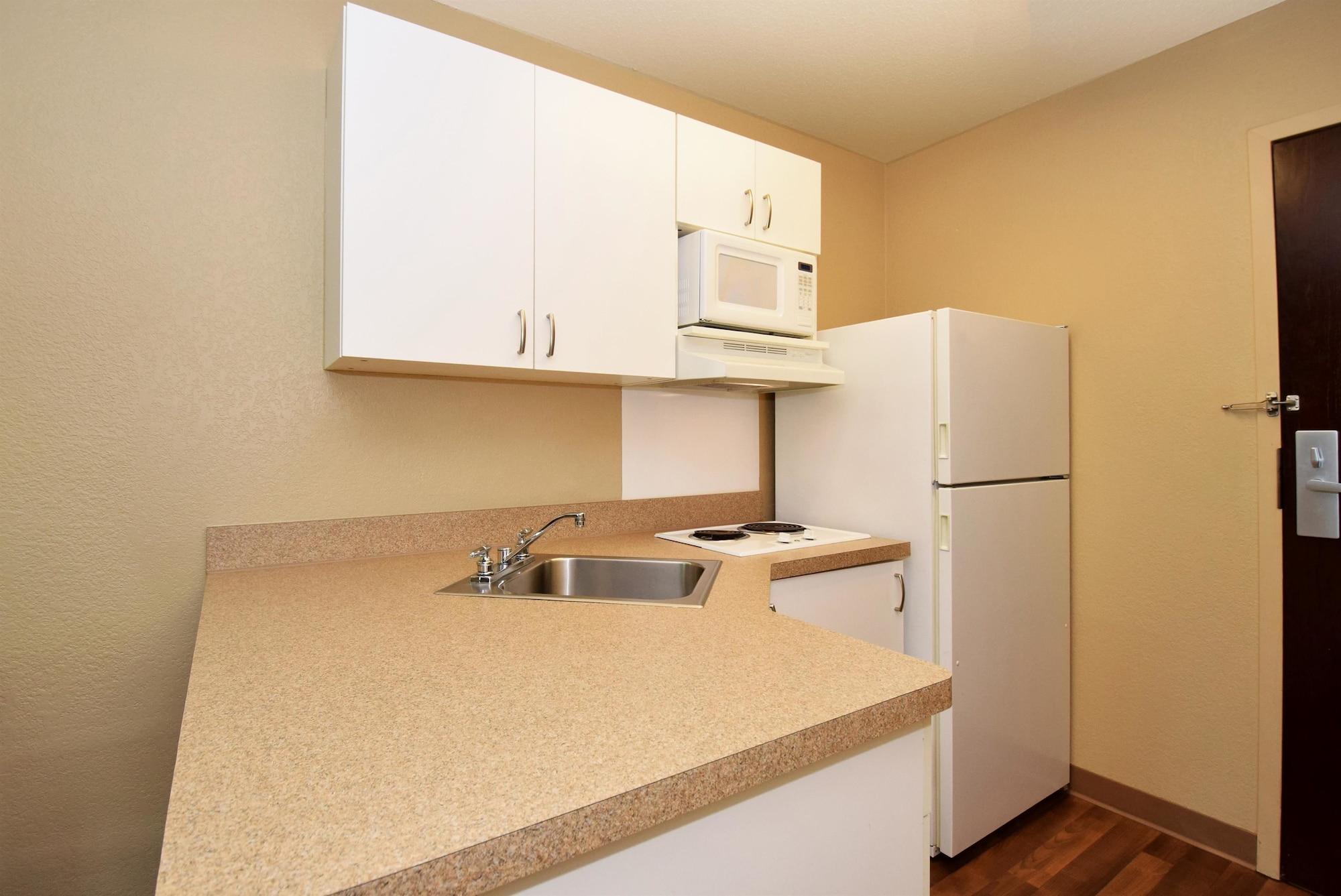 Extended Stay America Suites - Detroit - Metropolitan Airport Romulus Exterior photo