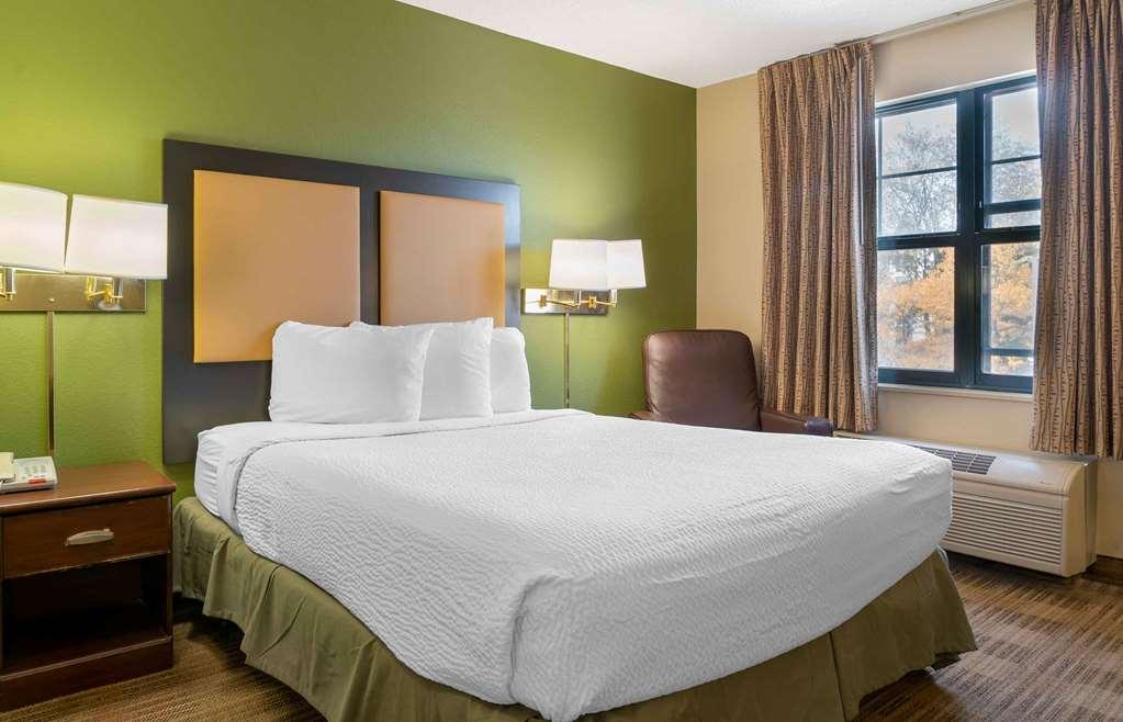 Extended Stay America Suites - Detroit - Metropolitan Airport Romulus Room photo