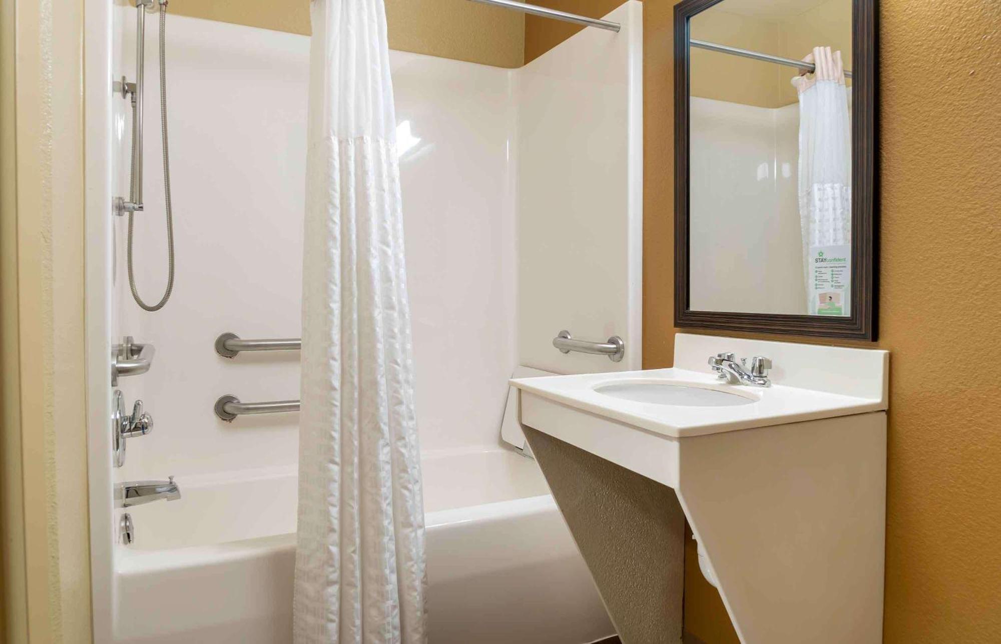 Extended Stay America Suites - Detroit - Metropolitan Airport Romulus Exterior photo