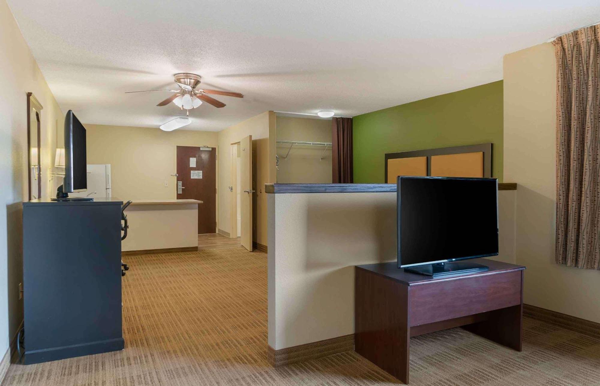Extended Stay America Suites - Detroit - Metropolitan Airport Romulus Exterior photo